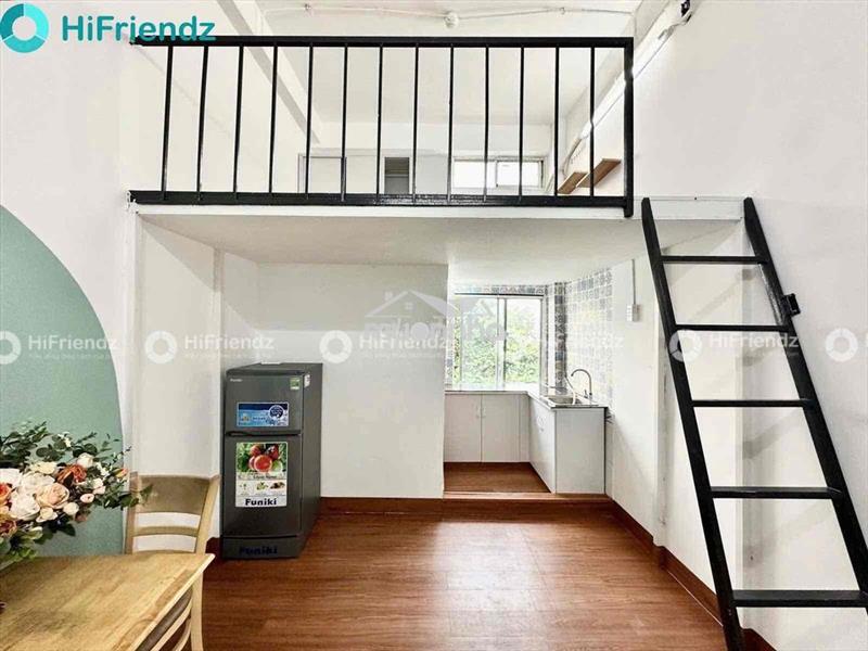 Phòng gác cao cửa sổ trời full nội thất gần các trường đh