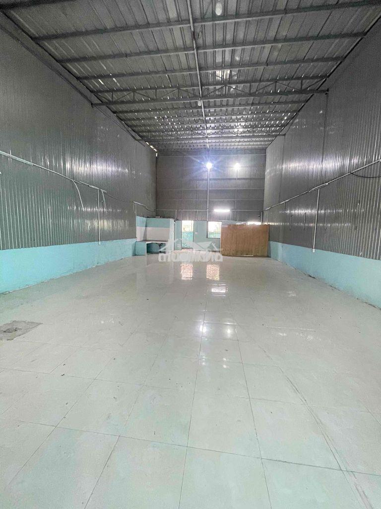 Kho xưởng 8x25 có 1pn đường tải 5 tấn nền gạch men
