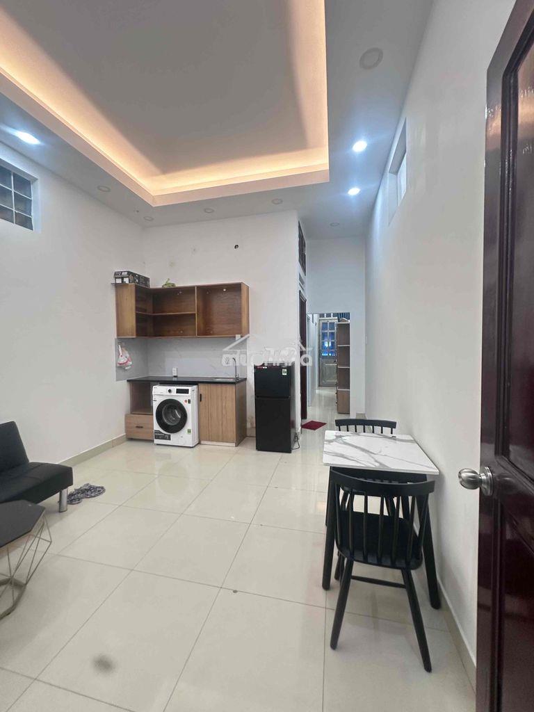 Cho thuê căn hộ tình trạng full nội thất có thang máy hầm để xe đầy đu