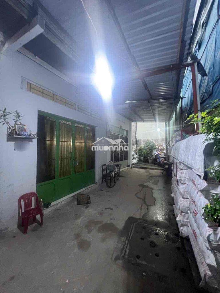 Bán nhà hẻm / đường lý chiêu hoàng, p. bình phú