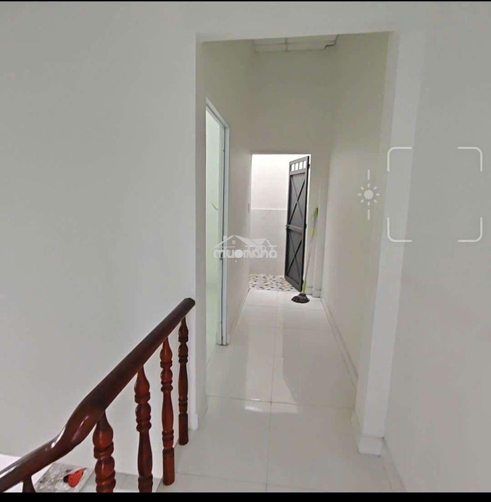Bán nhà đẹp giá rẻ khu dân cư đông đúc gần chợ 1t+ 1 lầu 2pn 2w - Ảnh 2