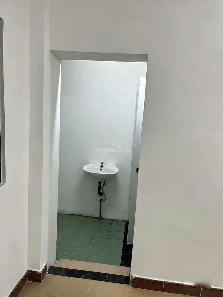 Cho thuê nhà hẻm cô bắc, p.cầu ông lãnh (q.1 cũ) giá 10 triệu.