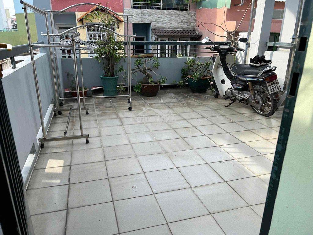 Nhà nguyên căn gần chợ bà chiểu - Ảnh 4
