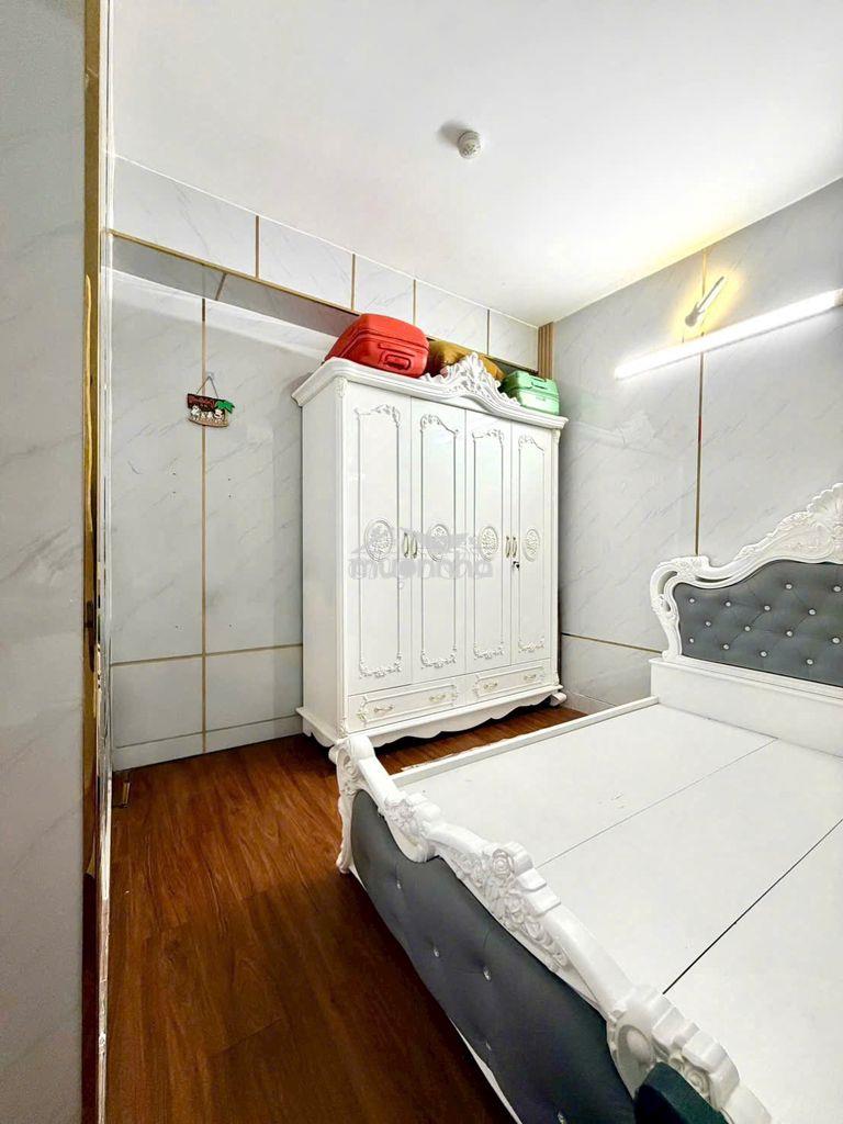 Gấp cho thuê căn 55m2, 2 pn, 2 wc, full nội thất, cc 35 hồ ngọc lãm - Ảnh 3