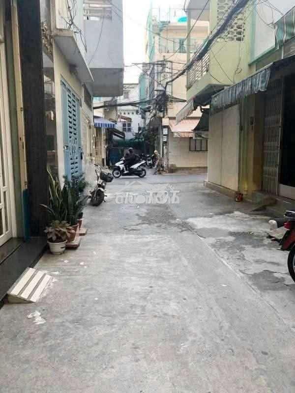 Cho thuê nhà trần phú q5 xe hơi đậu trước nhà