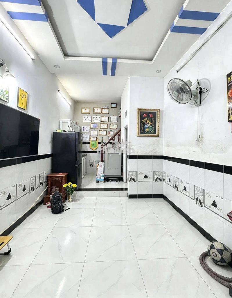 Bán nhà 2 tầng phường hiệp thành quận 12 gần chợ giá 1.95 tỷ