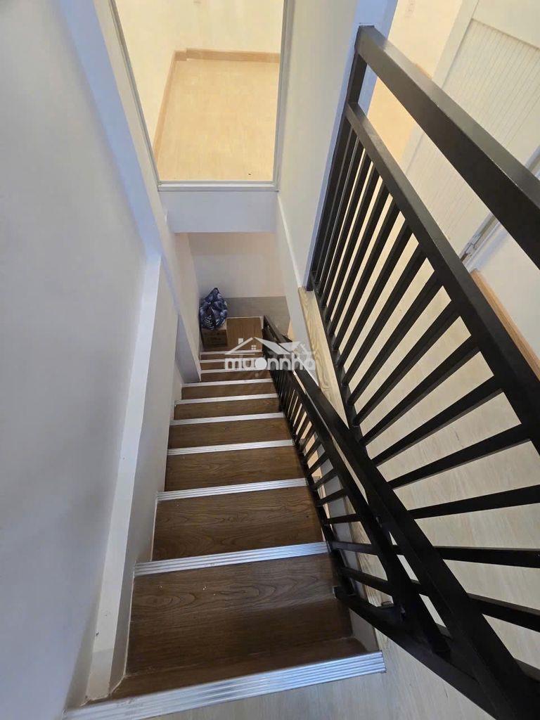 Bán nhà 3 tầng trung tâm quận 1, 3 phòng ngủ nhỉnh 5 tỷ, shr, hcd