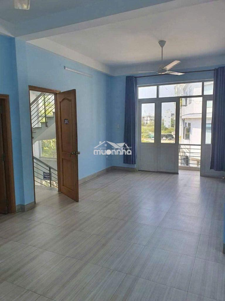 Phòng 50m2,phù hợp gia đình nhỏ, trang bị, máy giặc,ban công rất rộng - Ảnh 3
