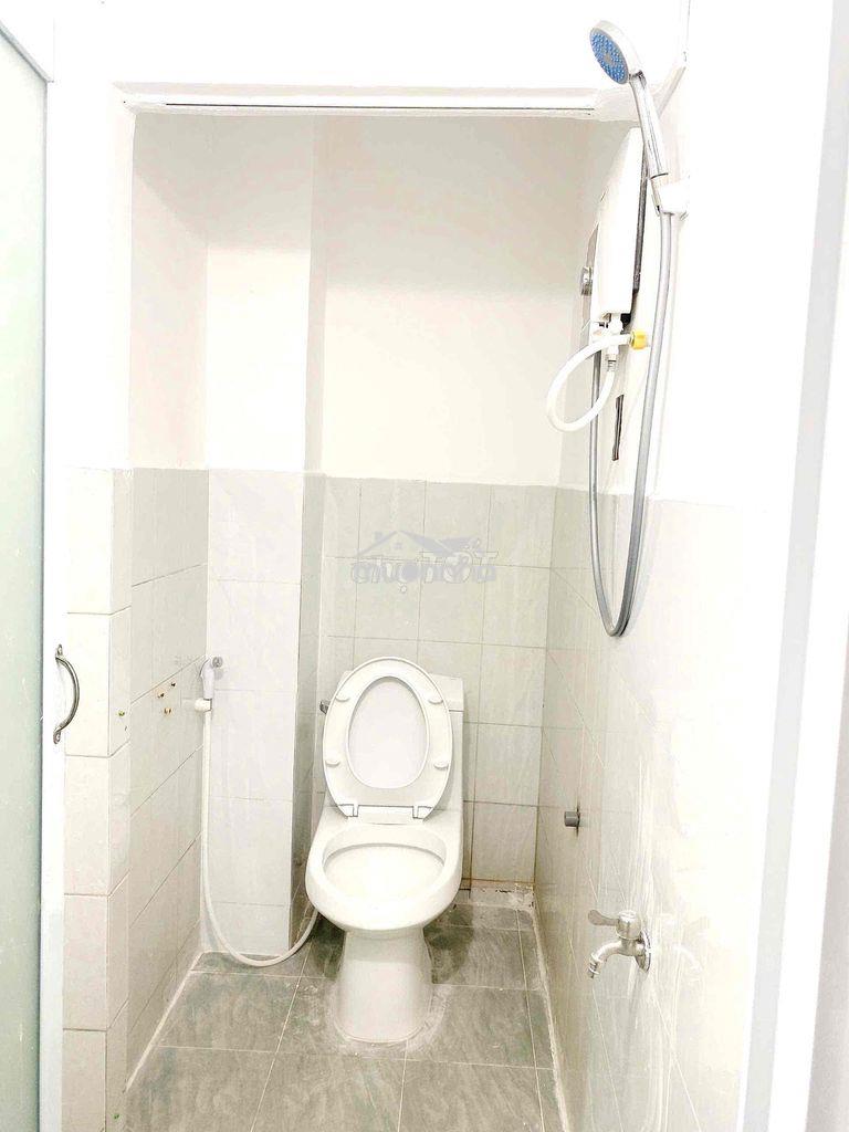 Chủ  cho thuê phòng 243/9  tô hiến thành 20m2 funl nội thất . bigc