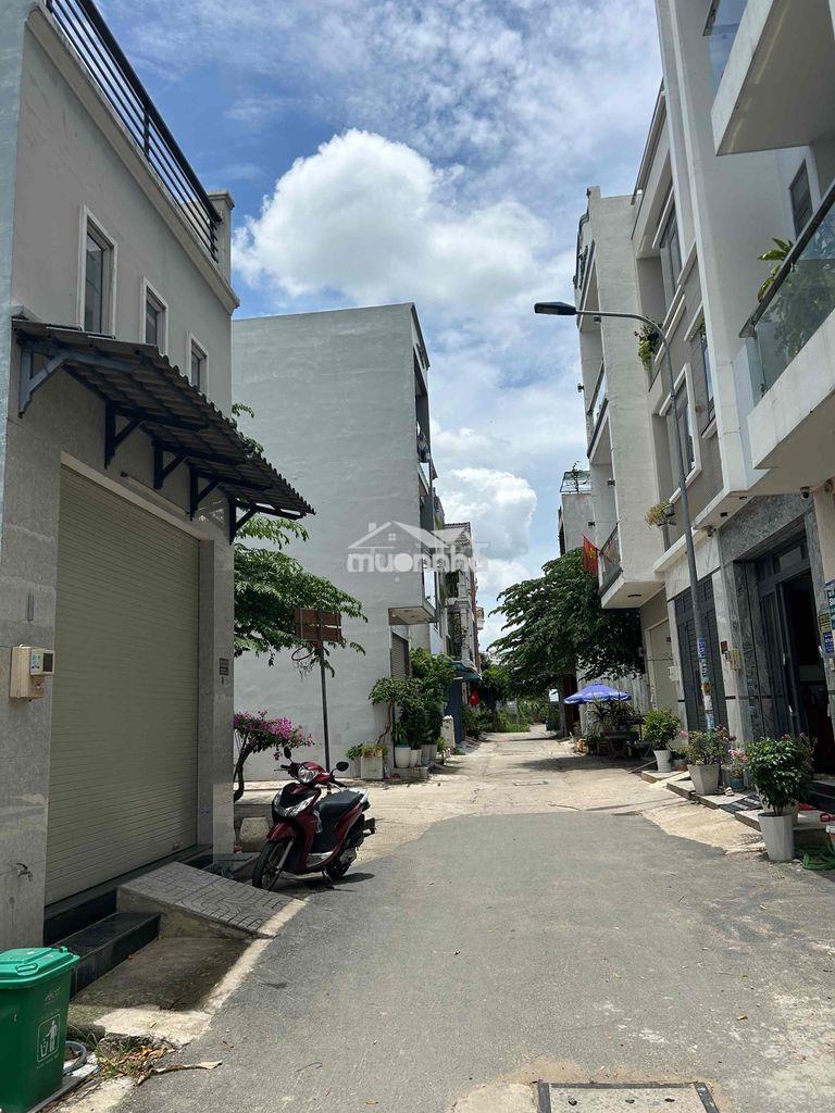 Bán nhà đường bình thành 4x14 , hẻm xe hơi .