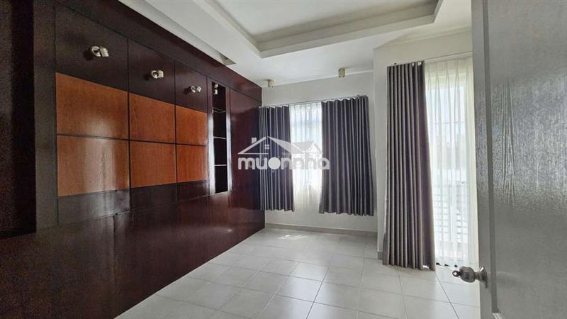 Nhà thuê xây lệch tầng 4pn hẻm đường số lâm văn bền