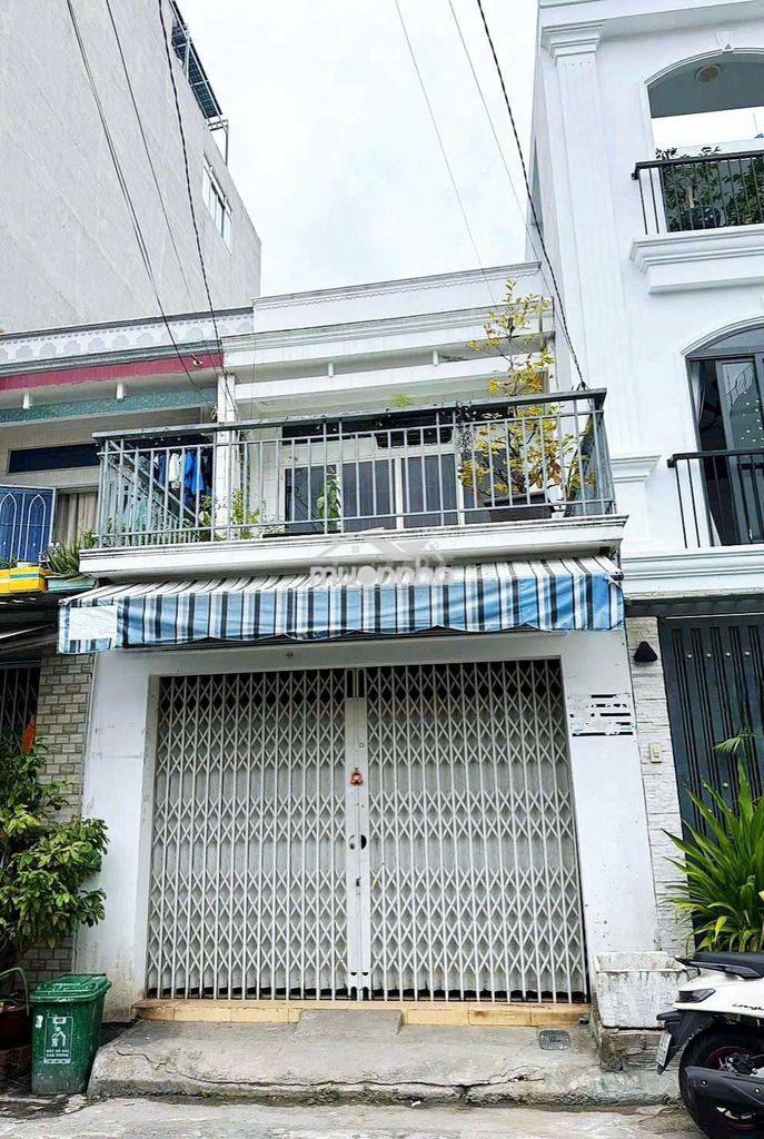 Thoại ngọc hầu. tân phú ( 3pn, 2wc). hẻm xe hơi. dtsd 152m2
