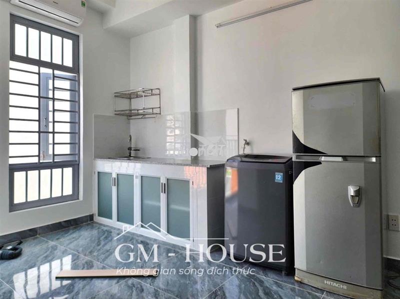 Phòng bancon có máy giặt riêng rộng 30m2 gần ngã tư phú nhuận