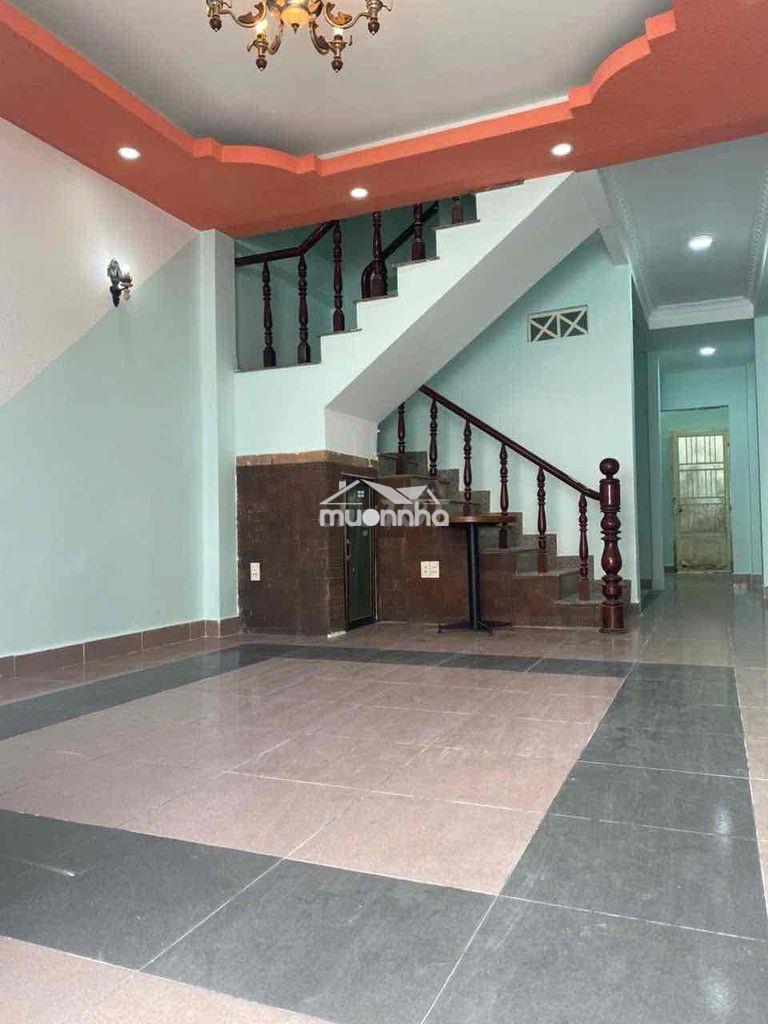Nhà 2 tầng p. linh chiểu đối diện vincom trung tâm thủ đức