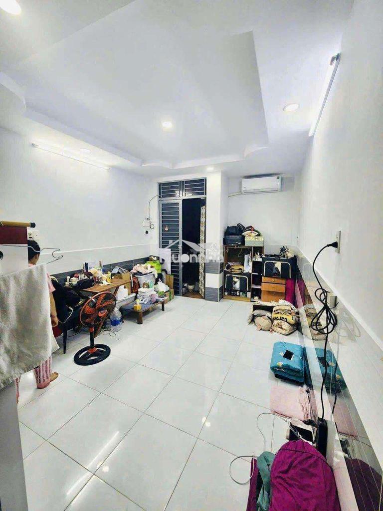 Cho thuê nguyên căn 84m2 ( 3 tầng )khu vực phú nhuận 