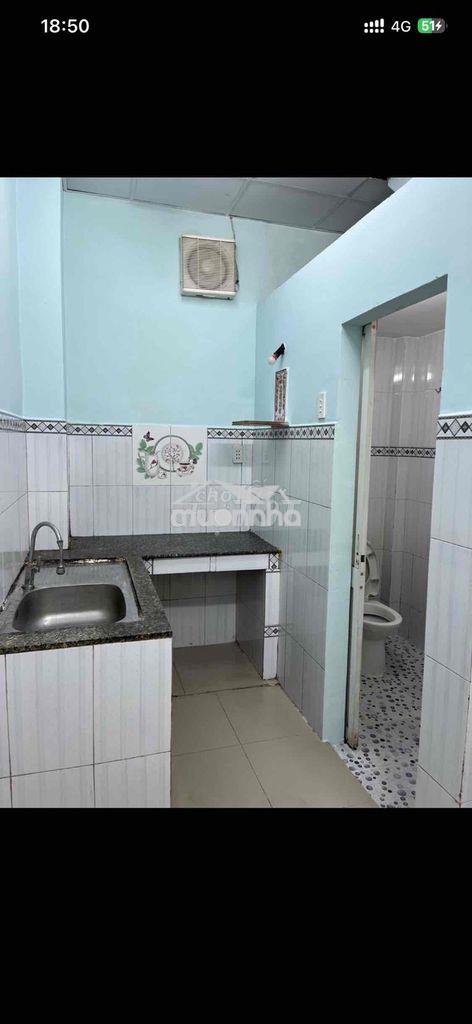 Cho thuê nhà q11 gần 3 tháng 2-3 x 9 trệt, lầu suốt, hẻm to thông-10tr - Ảnh 4