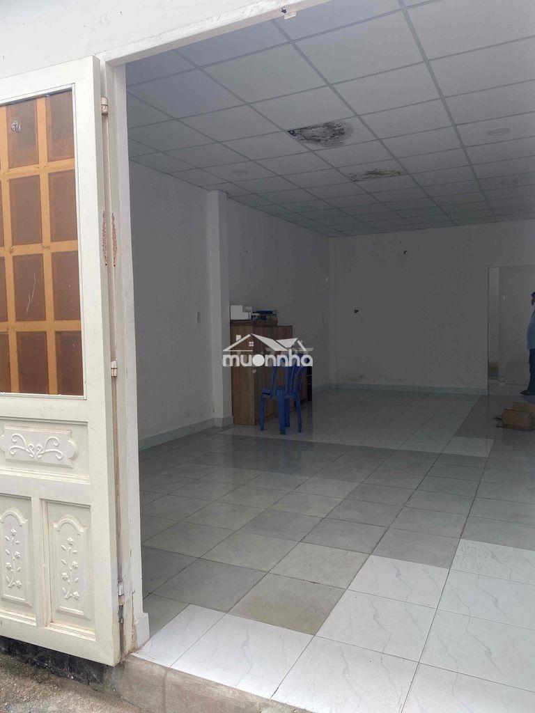 Nhà trống 1050// quang trung cho thuê làm kho