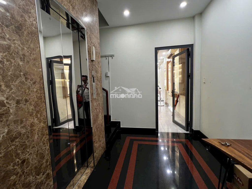 Cho thuê văn phòng tầng trệt kdt vạn phúc city 10tr nội thất như hình - Ảnh 3
