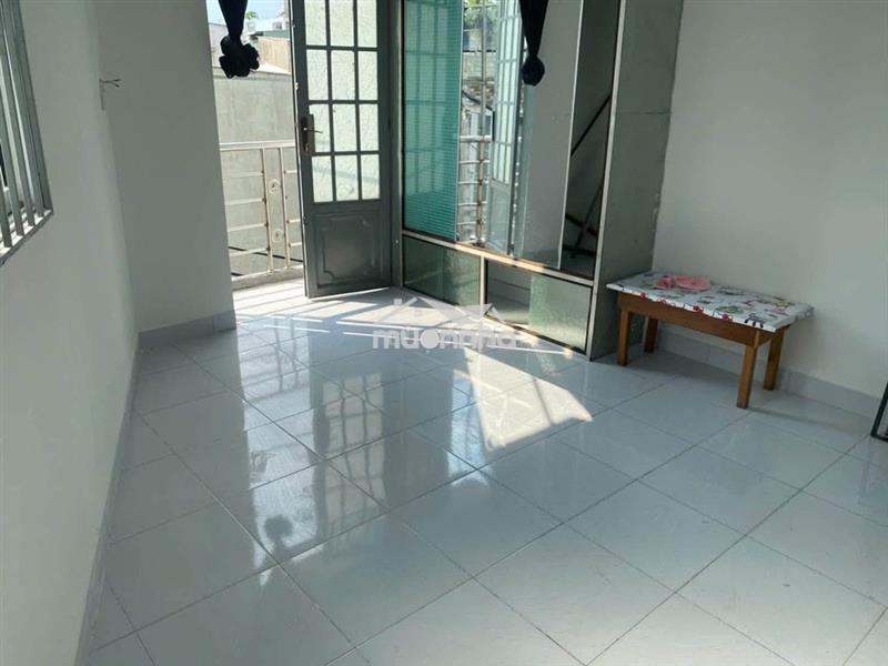 Nhà căn góc hẻm huỳnh tấn phát (q.7 cũ), giá 9 triệu.