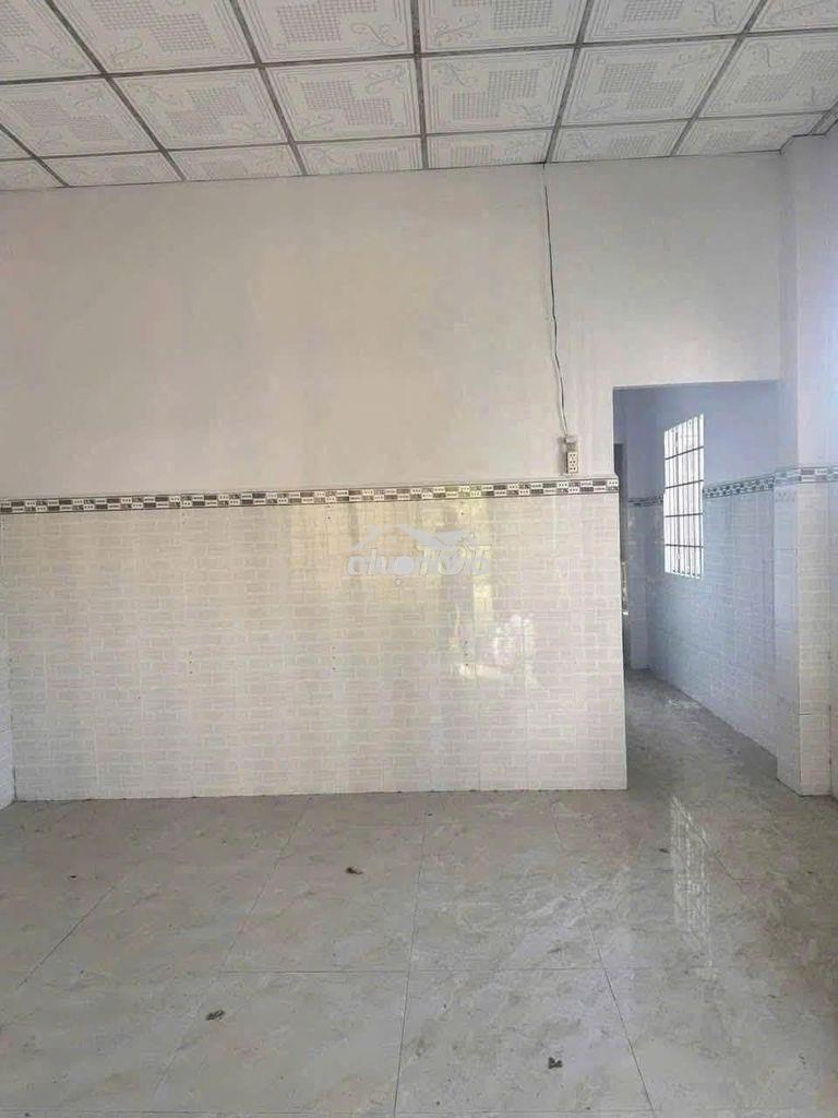 Nhà  mua từ trước dịch nay gồng không nổi bán giá 750 triệu, nhà c4 cũ - Ảnh 2