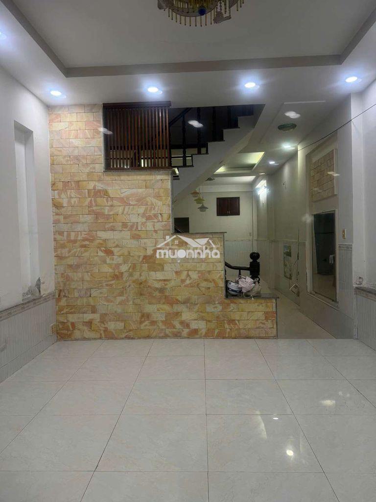Chú 5 ở gần phạm văn đồng muốn cho thuê nhà 80m | hẻm xe tải