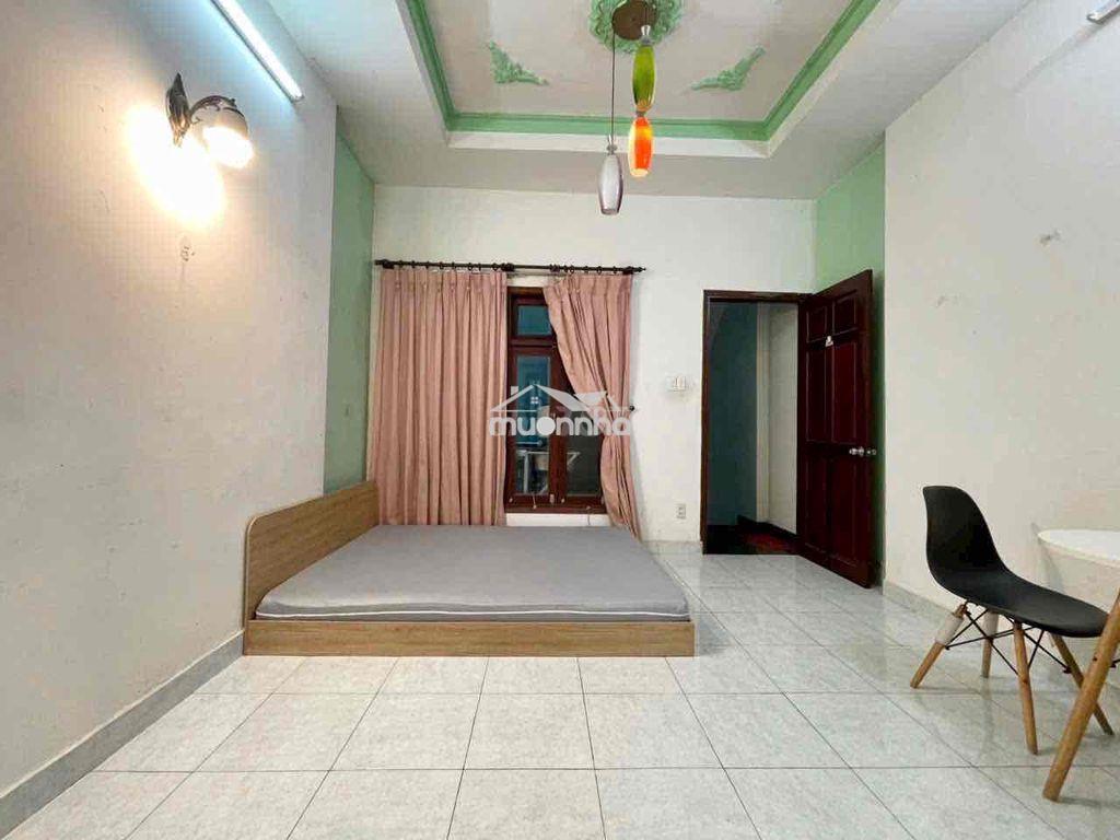 Phòng đầy đủ tiện nghi ngay vòng xoay trần não ( chân cầu sg ) - Ảnh 3