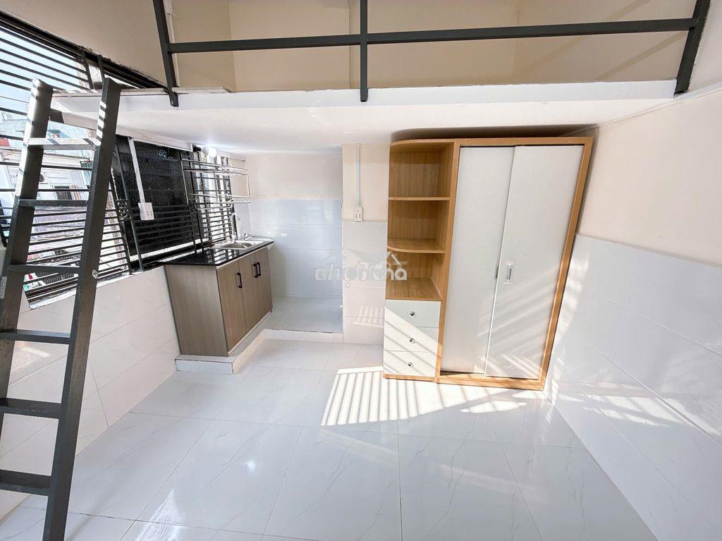 Khai trương phòng gác cao bancol ngay đầm sen khô - lạc long quân - Ảnh 2