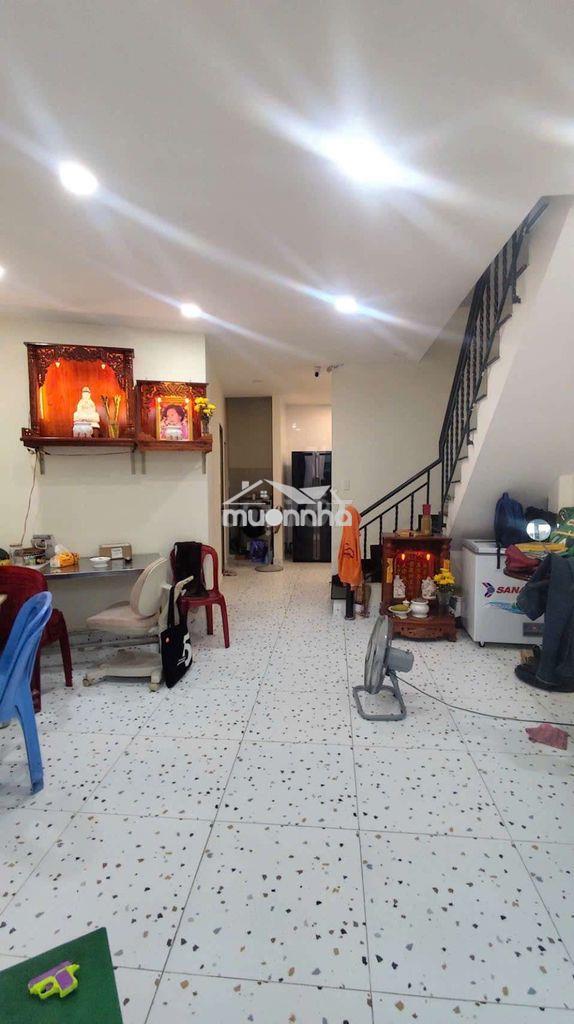 Nhà kiên cố , sát mặt tiền ( vòng xoay lê đại hành ) giá 5,5 tỷ tl