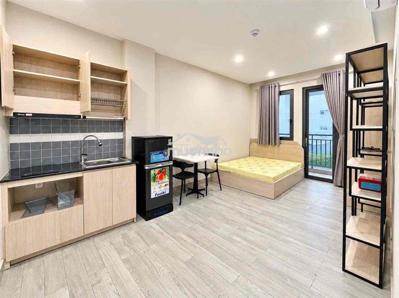 Căn hộ full nội thất bancol đối diện etown cộng hoà