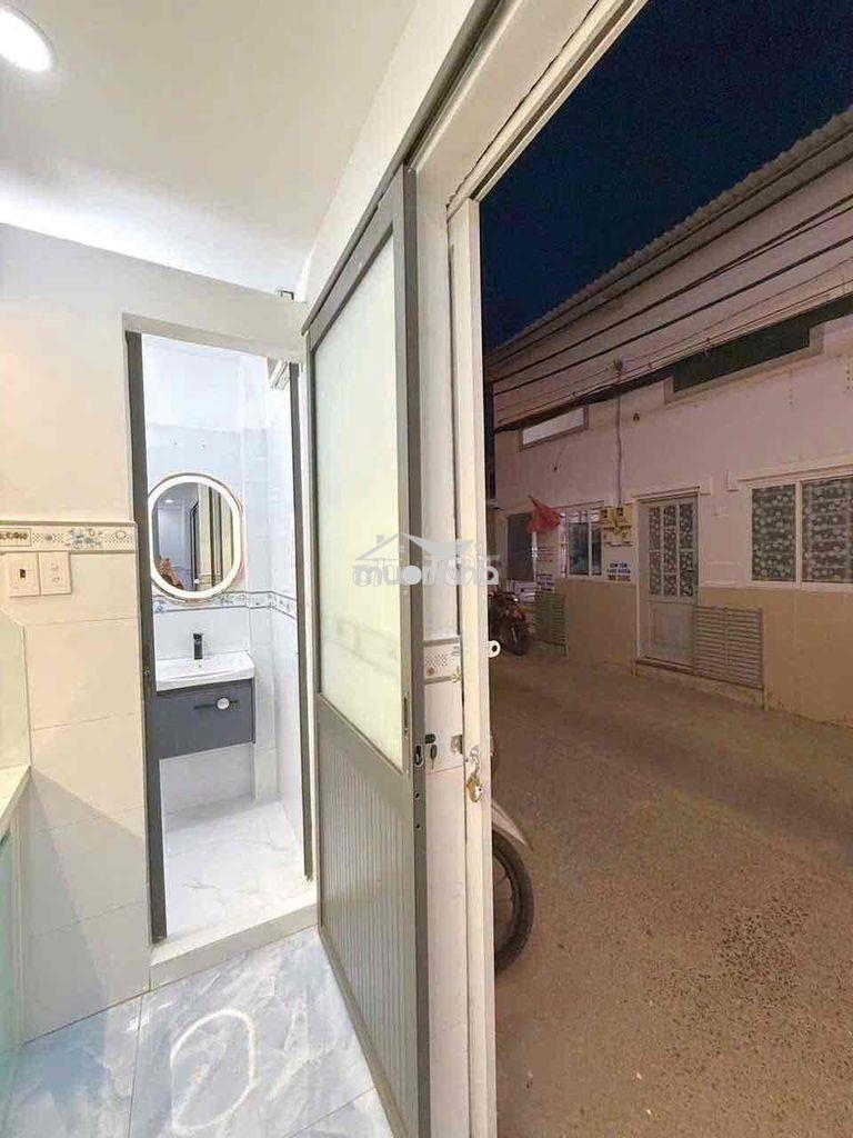 Nhà nguyên căn 1 trệt 2 lầu sân thượng 3 phòng ngủ 3 wc cho buôn bán - Ảnh 4