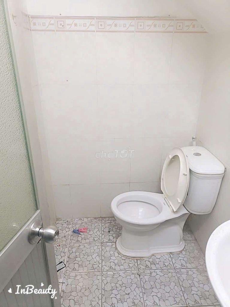 Nhà mới đẹp 1 lầu 2 phòng ngủ 2tollet.30/10 nhà trống
