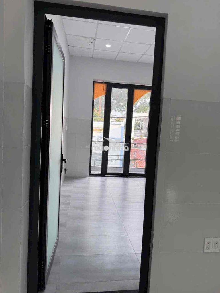Cho thuê mtkd ngay đại học công thương, 4x14m, 1 lầu - Ảnh 2
