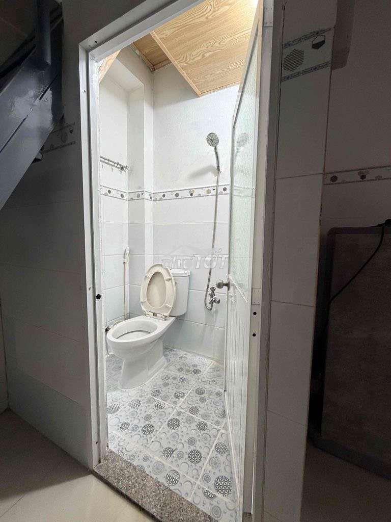 Nhà thuê nguyên căn 1pn 1wc ở liền - Ảnh 3