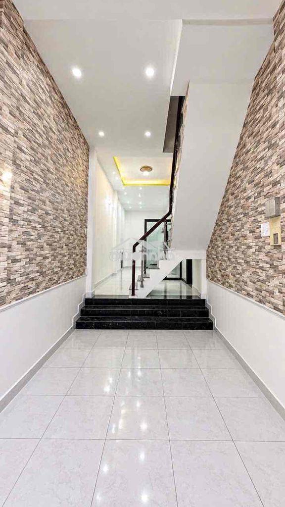 Nhà mới - hẻm 4m gần mt cách mạng tháng 8 quận 3 36m2 2 tầng 3 pn 12tr - Ảnh 2