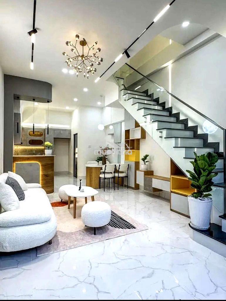 Nhà khu tên lửa, 5 phòng ngủ, diện tích 68m², hẻm xe hơi 8m