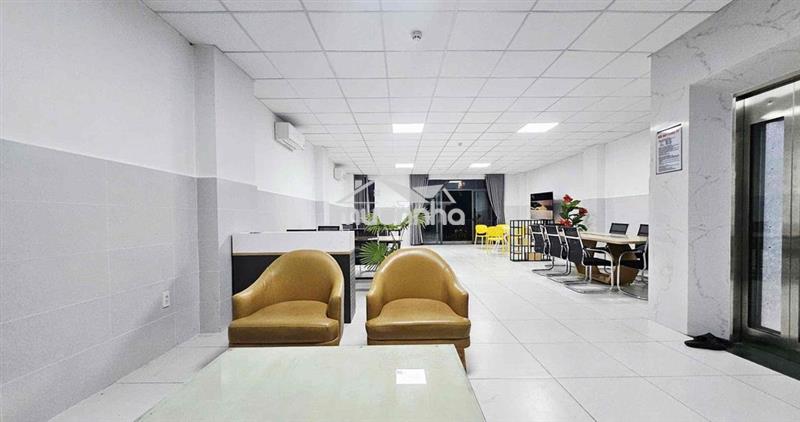 Văn phòng tầng 2 vạn phúc city 7x16m sàn, full nội thất văn phòng