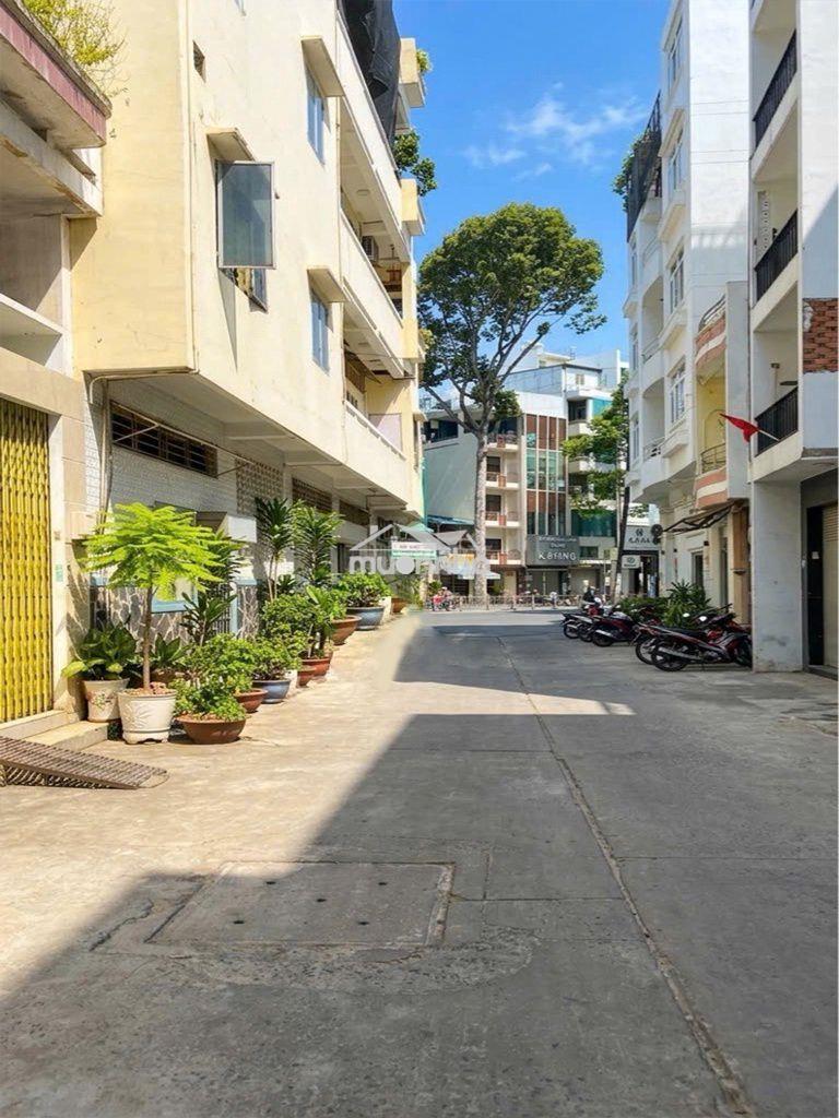 Nhà đường 3 tháng 2 q11, hẻm xe tải, đang kinh doanh căn hộ dịch vụ - Ảnh 2