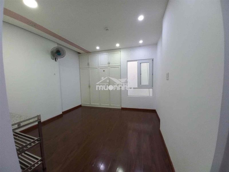 Phòng 20m2 ... lê văn sỹ q.3